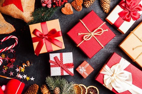 Сюрприз к Новому году: стало известно, где обычно большинство людей прячет подарки для близких