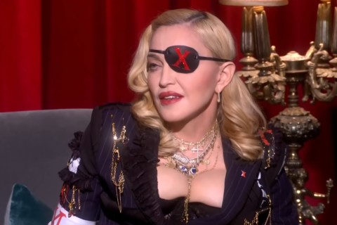 Мадонна засветилась в балаклаве от украинского дизайнера