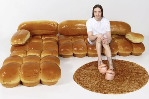 Рэпер Томми Кэш и IKEA могут совместно выпустить диван из хлеба